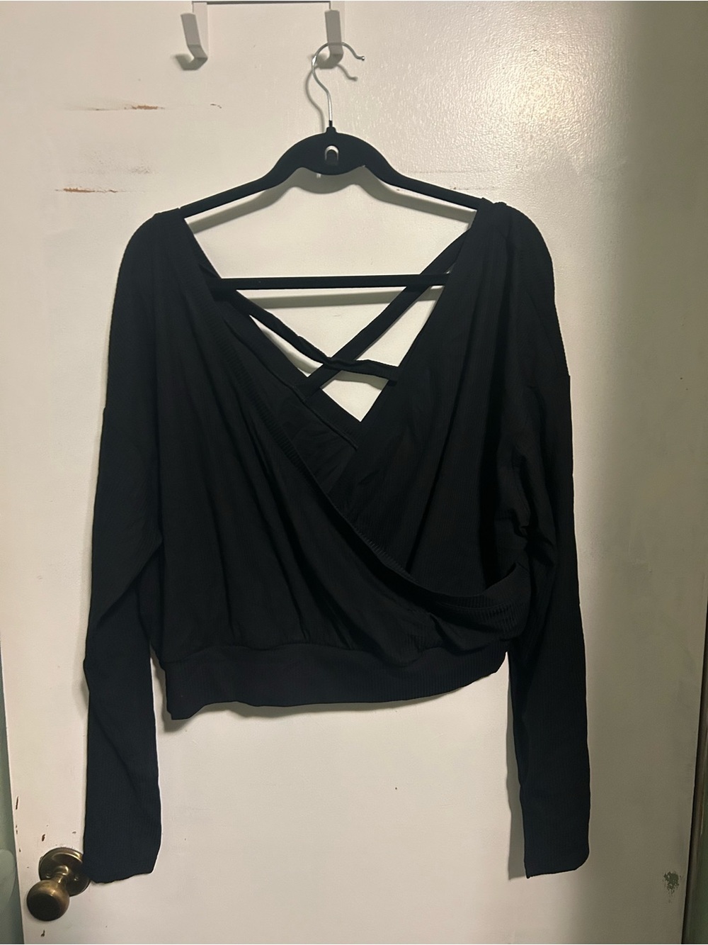 HALARA Black Crisscross V-Neck Long Sleeve Top